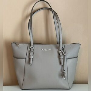 MICHAEL KORS CHARLOTTE PEARL GRAY LARGE LEATHER ZIP TOTE BAG